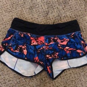Patterned hot shorts from lululemon